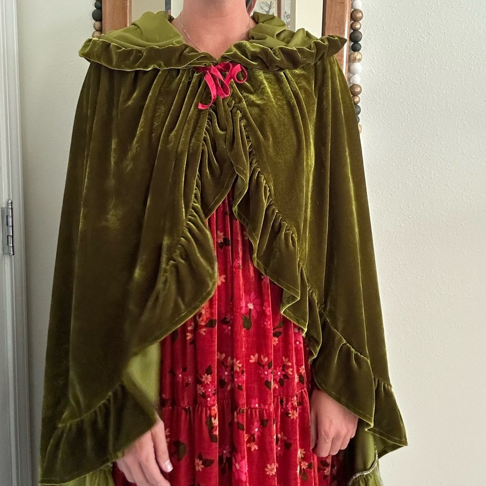 Elegant Olive Green Velvet Holiday Cape